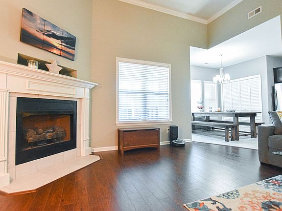 3rd image of 3765 Silver Fox Ln
