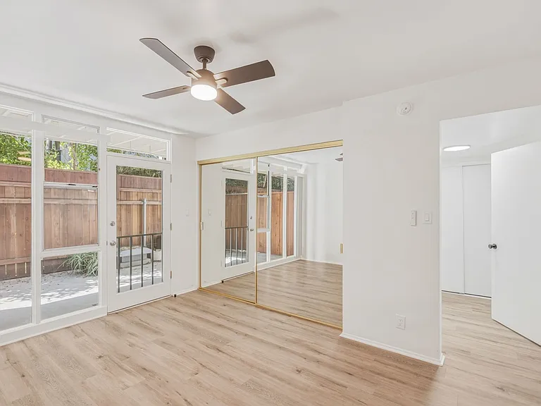 Montana Avenue Residences — Photo 15
