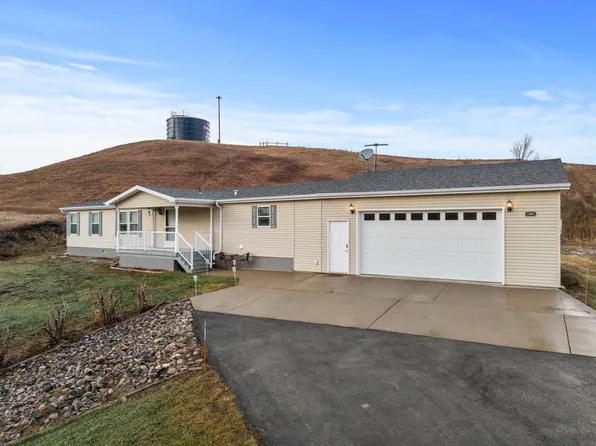 1 W Colton Ave, Burlington, ND 58722