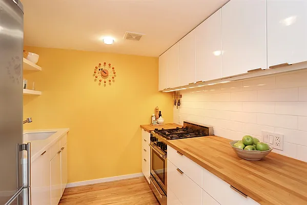 Sold by Corcoran | media 16