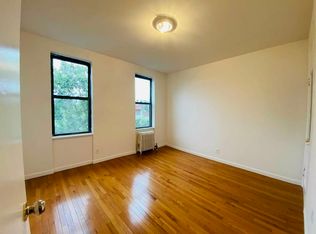 30-24 44th St #3R3, Astoria, NY 11103