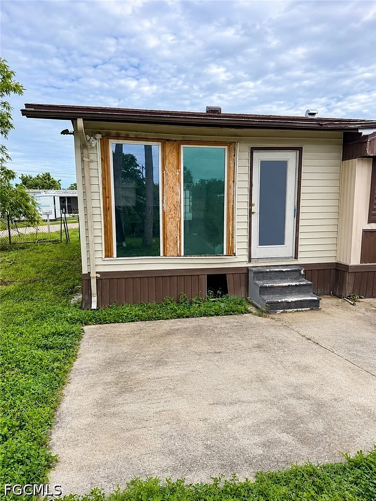 2 bed, 2.0 bath, 1320 sqft, $1,250 — Photo 2