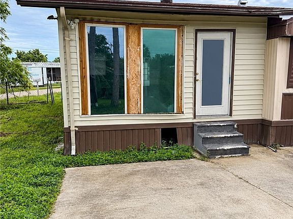 2nd image of 130 Lantern Pl