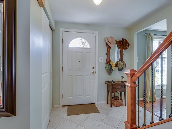 5th image of 2751 Viking Dr