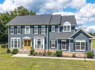 35490 Sunny Ridge Rd, Round Hill, VA 20141