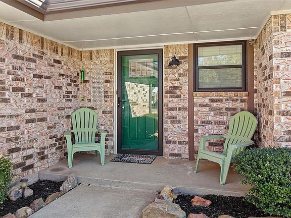 4th image of 1203 Dorchester Ct