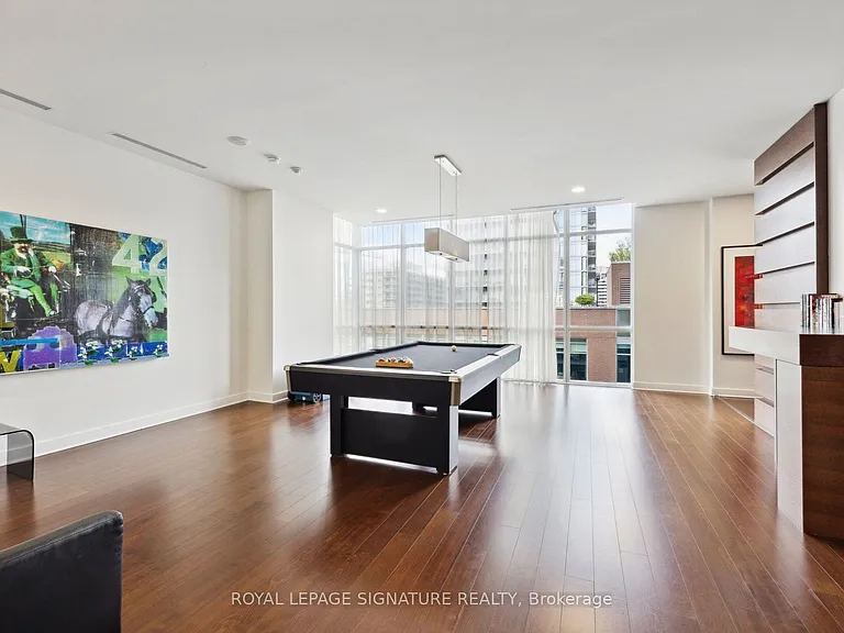 112 George St S #902 — Photo 29
