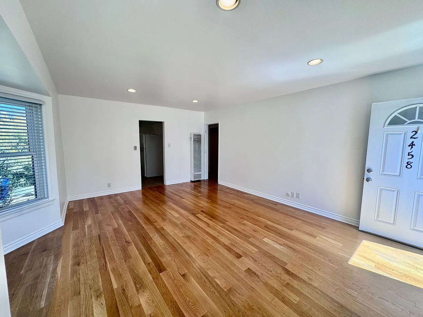 2458 Ocean Park Blvd — Photo 4