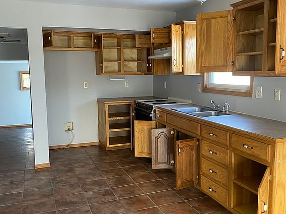 3rd image of 601 N Fulbright Ave