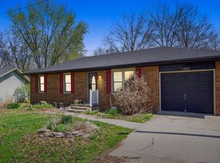 1002 N 13th Ave, Ozark, MO 65721