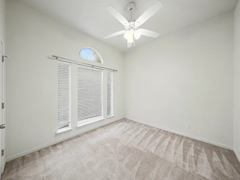 2806 Hydrangea Ave — Photo 15