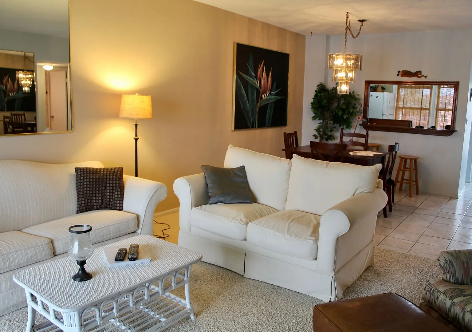 Beautiful 2/2 Riverfront Condo — Photo 3
