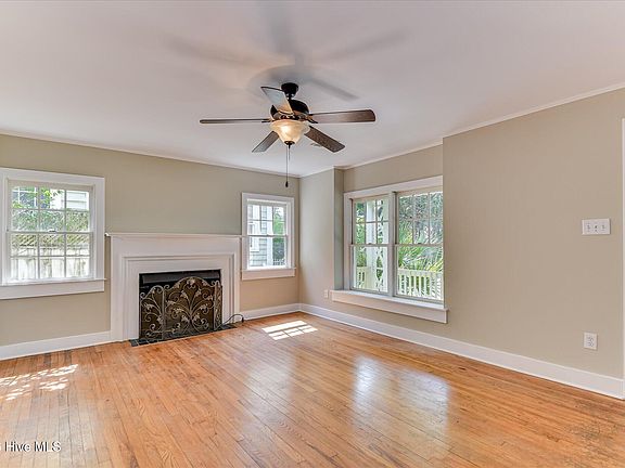 2nd image of 2643 Raymond Avenue