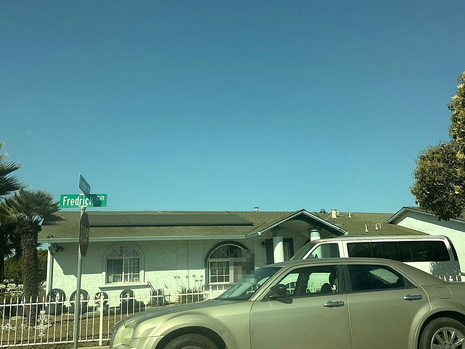 1st image of 202 Fredrick Cir