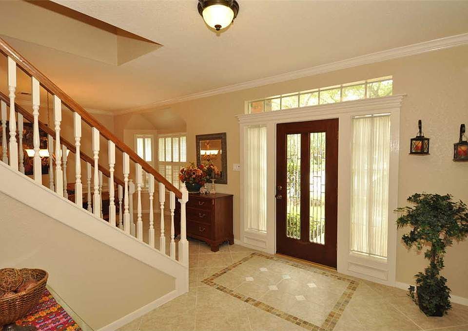 2nd image of 1615 Riverbend Xing