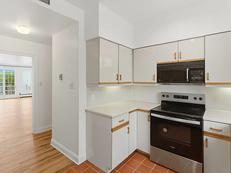204 Shearwater Ct W #21 — Photo 9