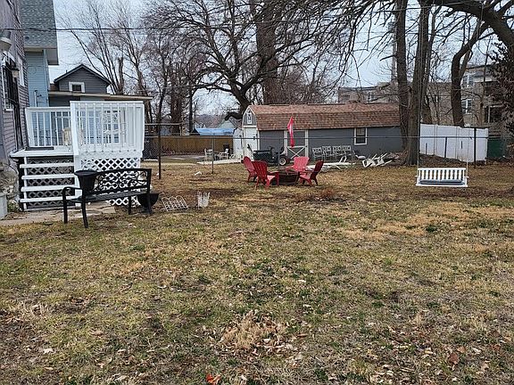 3rd image of 3810 Flora Ave