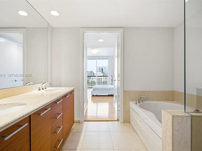 50 Biscayne Blvd #2510 — Photo 25