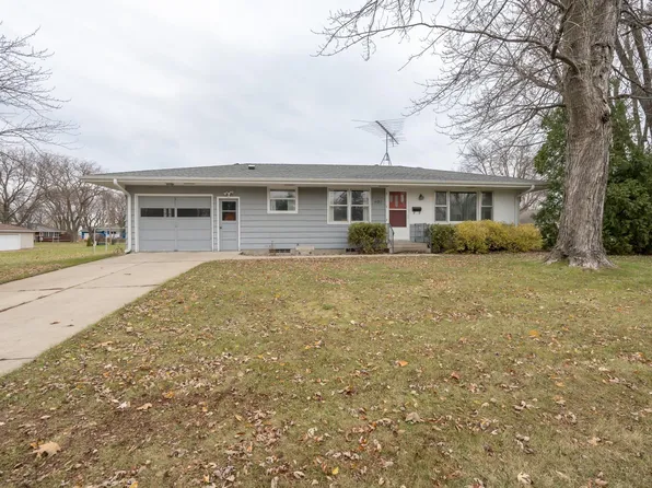 409 4th St NE, New Prague, MN 56071