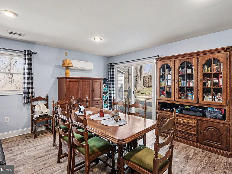 7409 Lake Dr — Photo 21