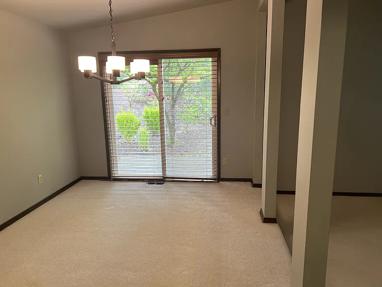 11820 NW Marylee Ct — Photo 10