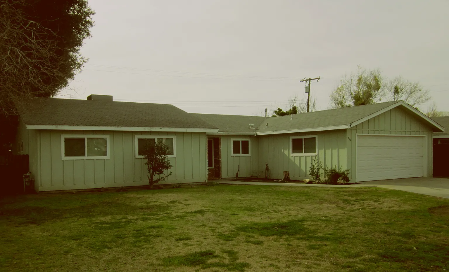 915 E Mountain View Ave photo 1
