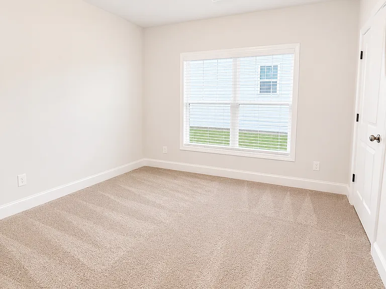 619 Roseridge Dr — Photo 9