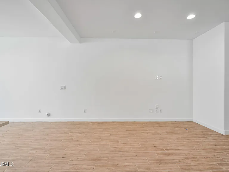 12617 W Kaler Dr — Photo 6