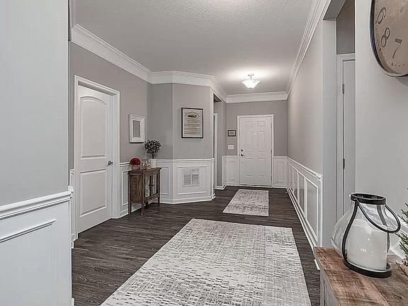 2nd image of 964 Zeller Cir