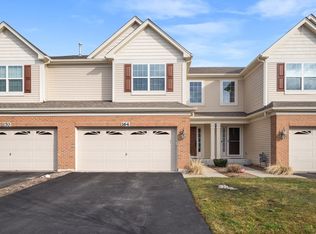 164 Remington Dr, Saint Charles, IL 60175