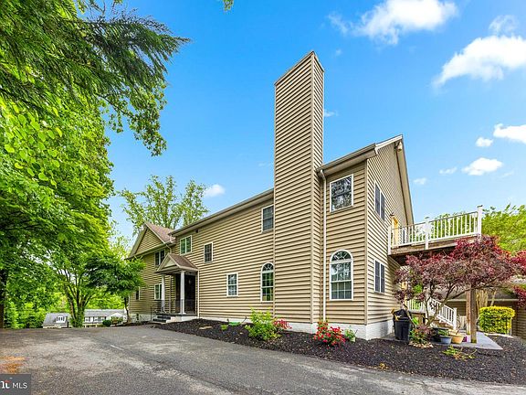 4th image of 11809 Cedar Ln