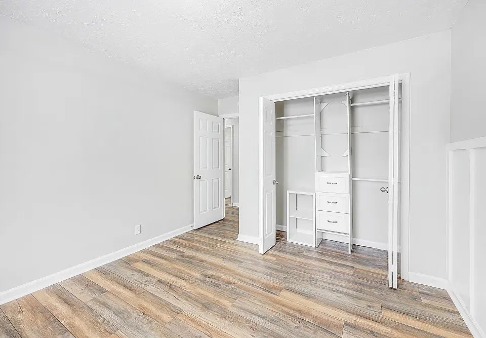 106 Redondo Ct S