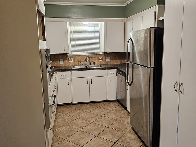 114 Fairlane Dr — Photo 4