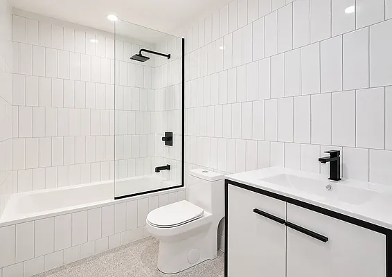 Bathroom, photo 1