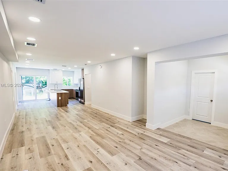 1221 NW 75th St — Photo 20