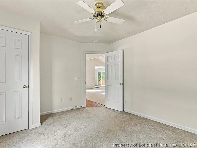 709 Essex Ct — Photo 19