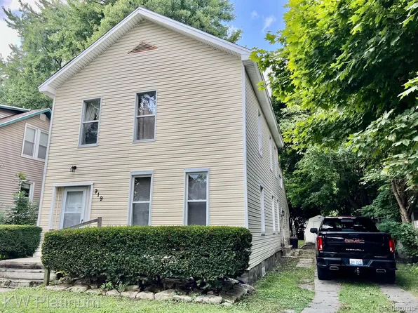 919 Wall St, Port Huron, MI 48060