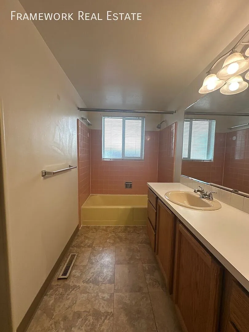 Charming 2 Bedroom Townhome Available NOW!! — Photo 2