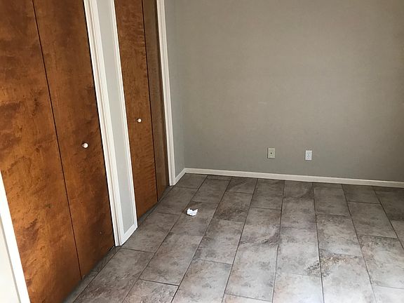 3rd image of 110 Stonewood Pl