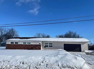 3 Michele Dr, Depew, NY 14043