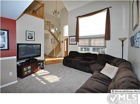 4th image of 734 S River Dr