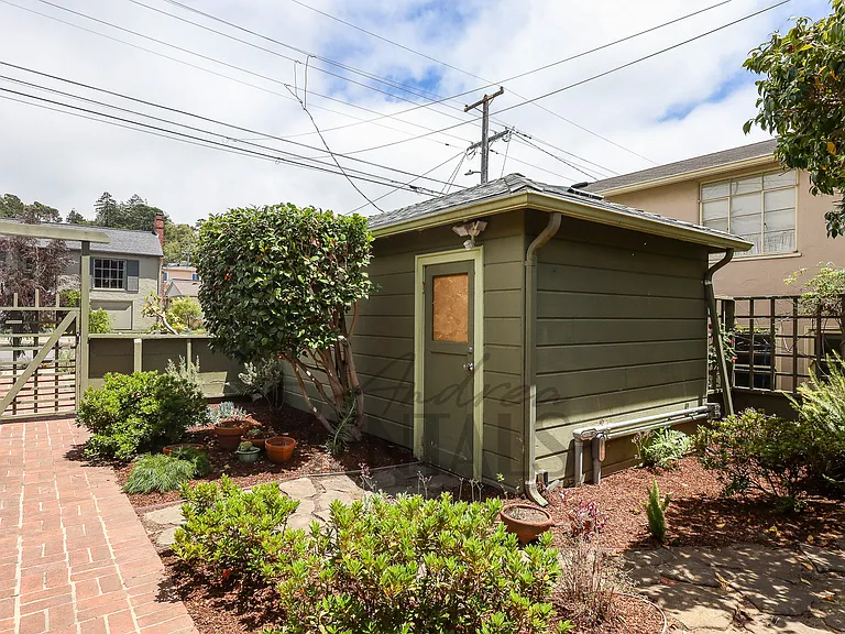 225 San Carlos Ave — Photo 3