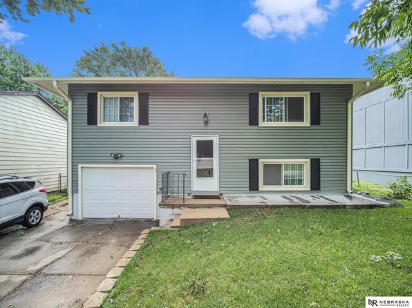 4720 Goldenrod Ln, Lincoln, NE 68512