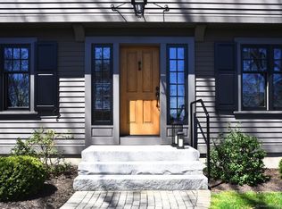 7 Sunrise Trl, East Lyme, CT 06333