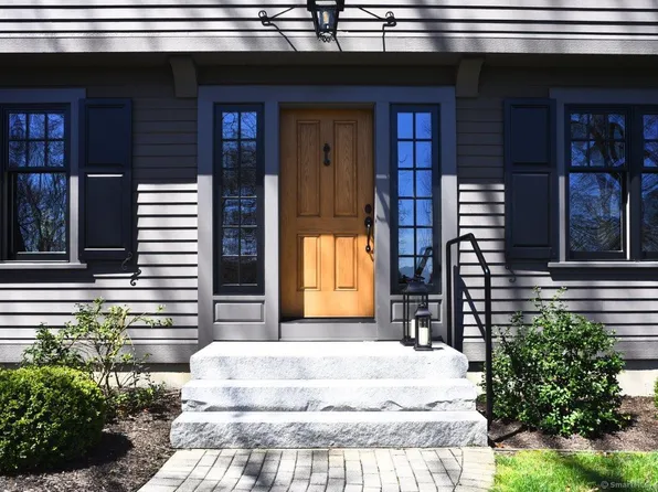 7 Sunrise Trail, East Lyme, CT 06333