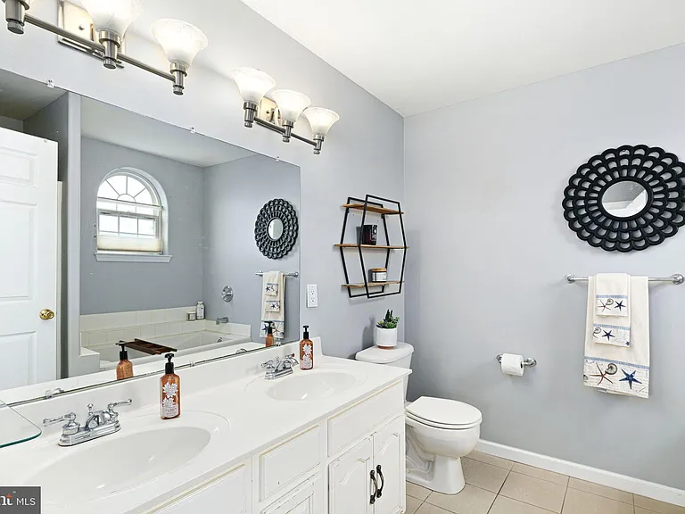 536 W Montgomery Ave — Photo 27