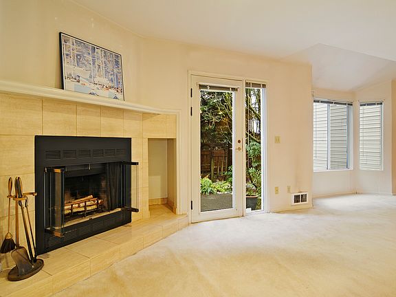 3rd image of 2801 NE 195th St #10B