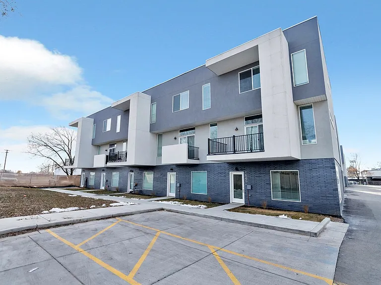 1666 S 225 W — Photo 15