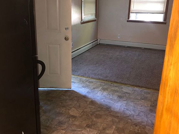 3rd image of 654 Stryker Ave #2
