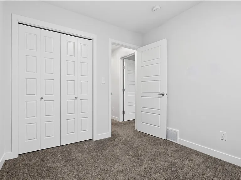 535 Paterson Way SW — Photo 36